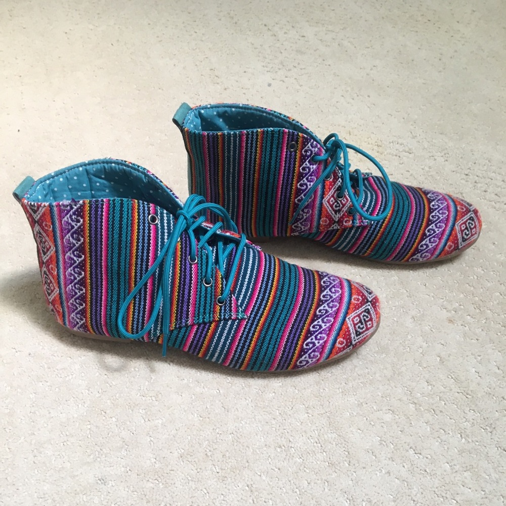 Colorful tennis shoes